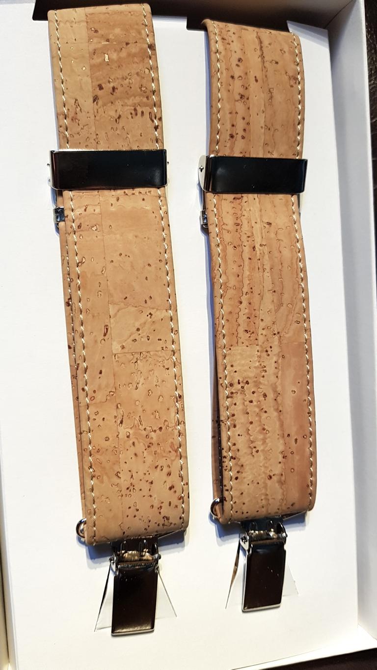 Beige Hosenträger aus Kork