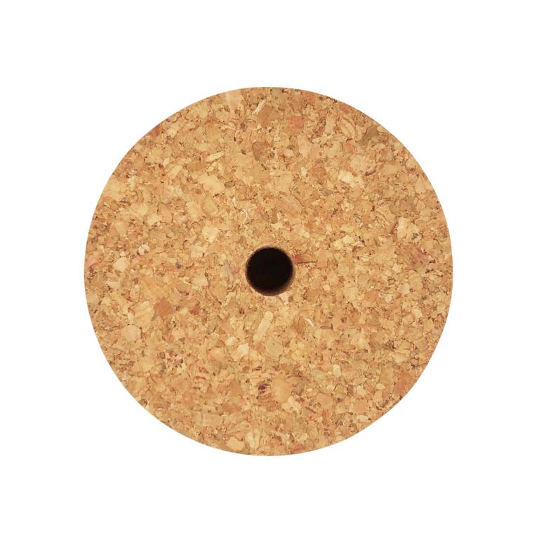 geometrische Form als Zylinder mit Loch aus Kork