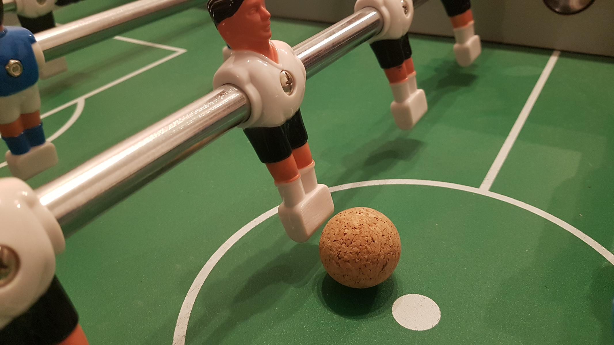 Korkkugelals Kicker-Fussball