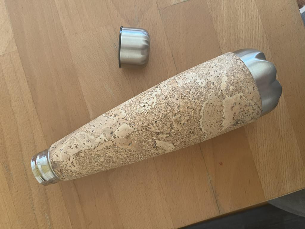 Trinkflasche aus Edelstahl mit Kork