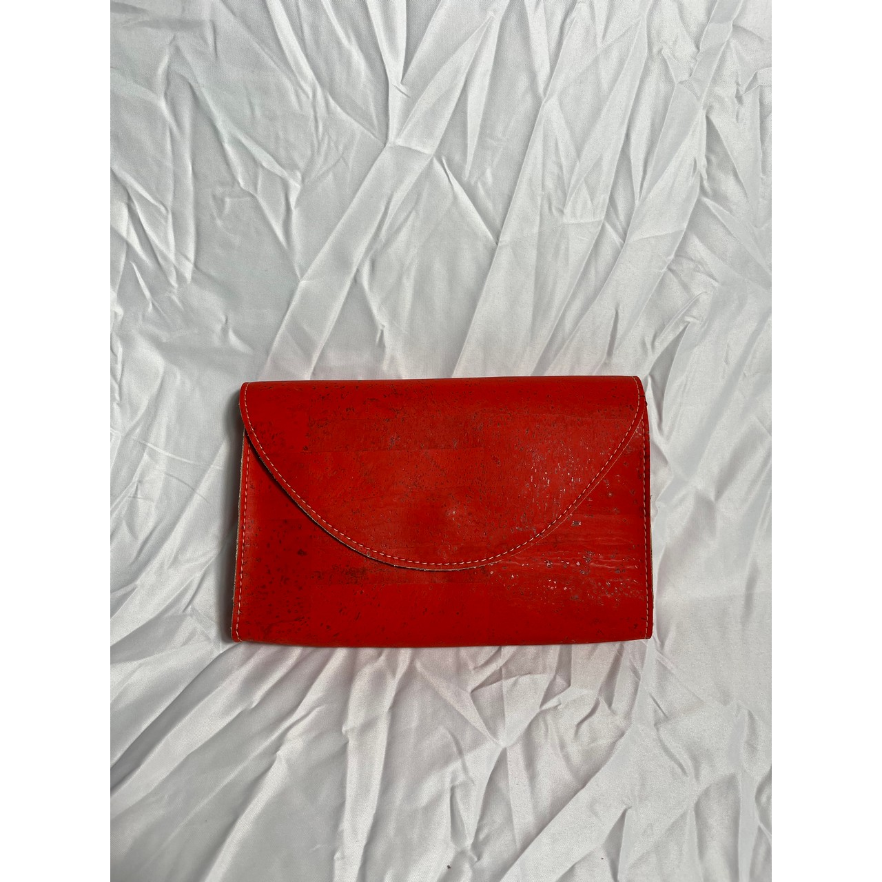 Kleine Kork-Handtasche (Clutch) zum Umhängen in rot