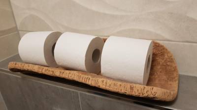 Toilettenpapier-Halter aus Korkrinde